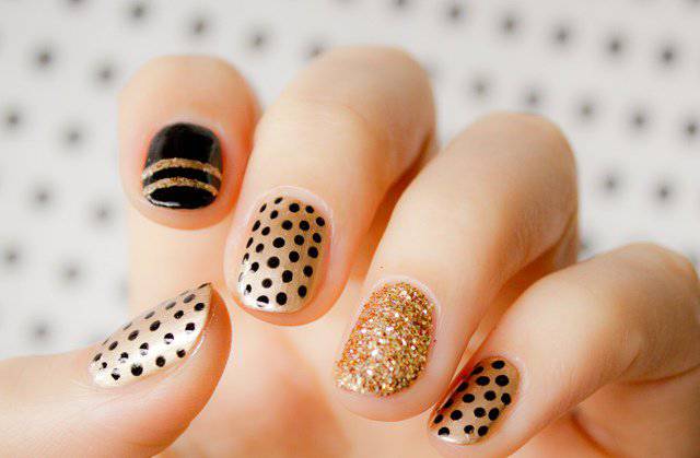 16 Pretty Polka Dots Nail Art Design 4