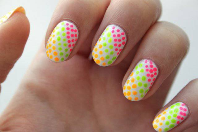 16 Pretty Polka Dots Nail Art Design 1