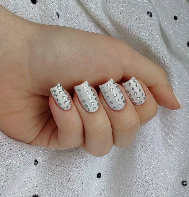 16 Pretty Polka Dots Nail Art Design 8