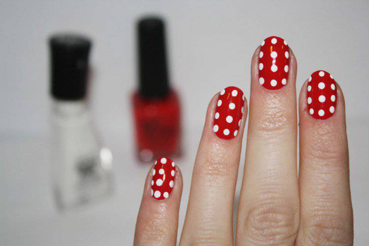 16 Pretty Polka Dots Nail Art Design 15