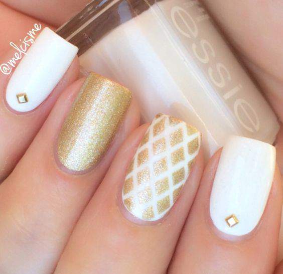 45 White Matte Nail Art Designs for 2018 img 3