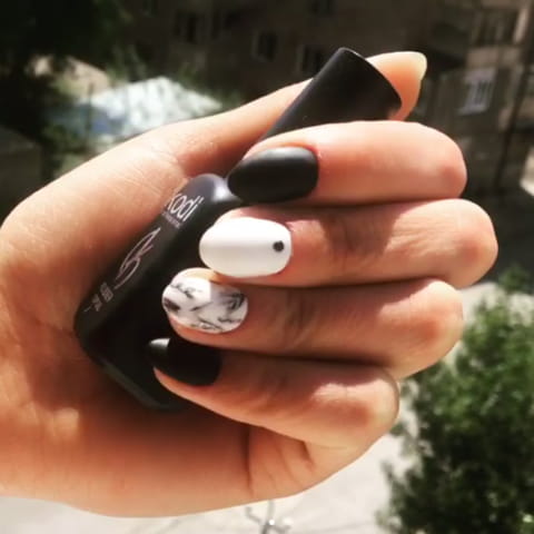 45 White Matte Nail Art Designs for 2018 img 42