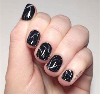 33 Fabulous Marble Nails You Need to See img 25