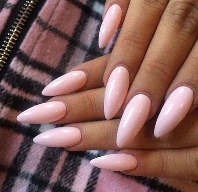 50+ Gorgeous Almond Acrylic Nails You Won't Resist img 9