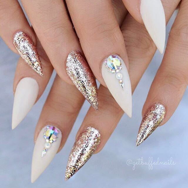 50+ Gorgeous Almond Acrylic Nails You Won't Resist img 18