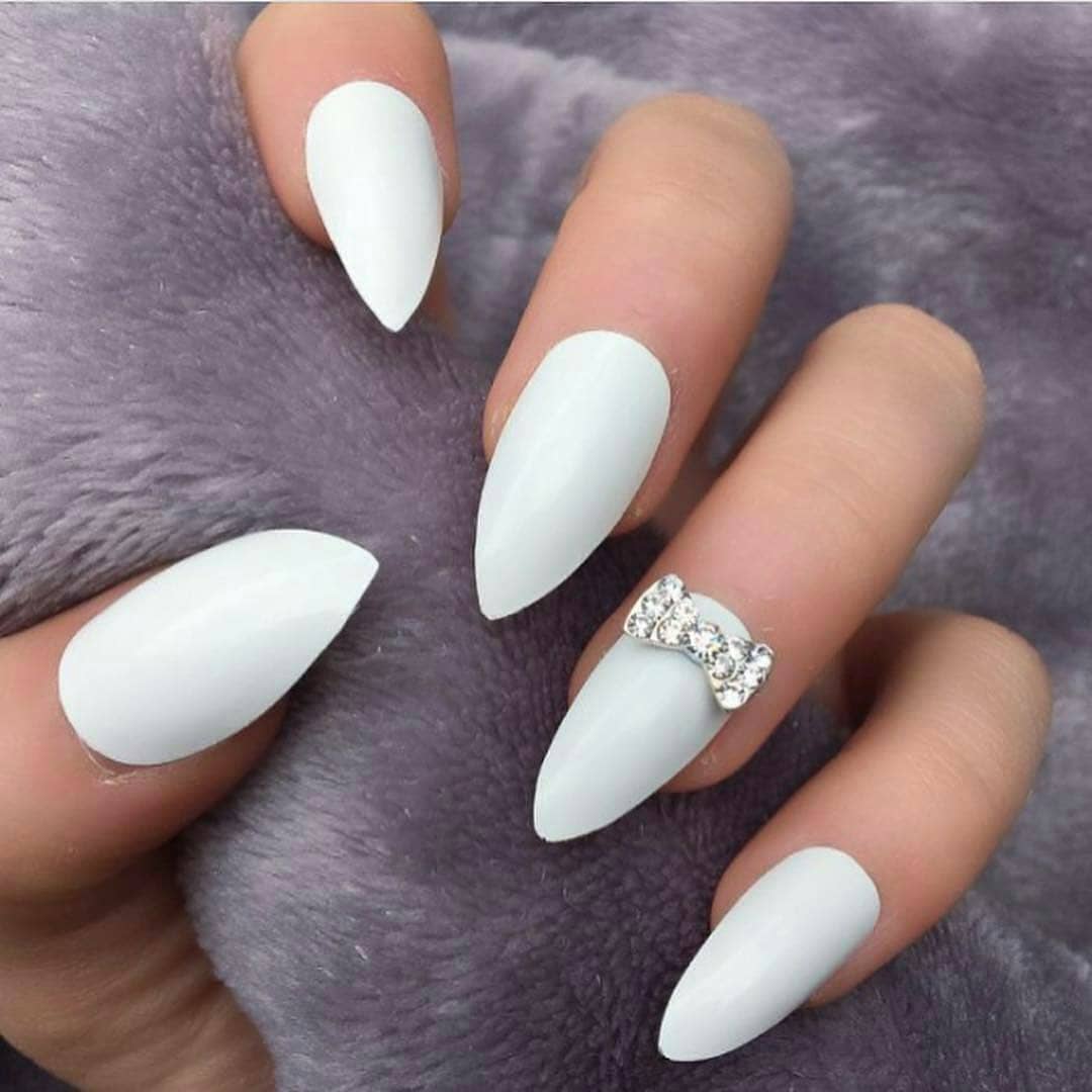 50+ Gorgeous Almond Acrylic Nails You Won't Resist img 36