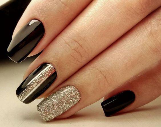 50+ The Best Winter Nail Art Design Ideas img 22