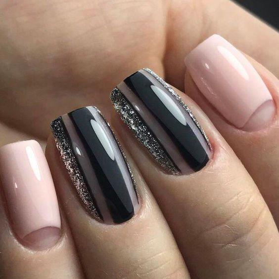 50+ The Best Winter Nail Art Design Ideas img 41