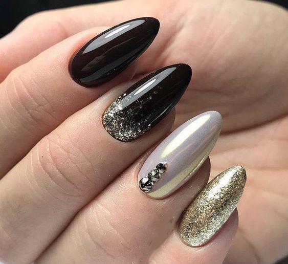 50+ The Best Winter Nail Art Design Ideas img 42