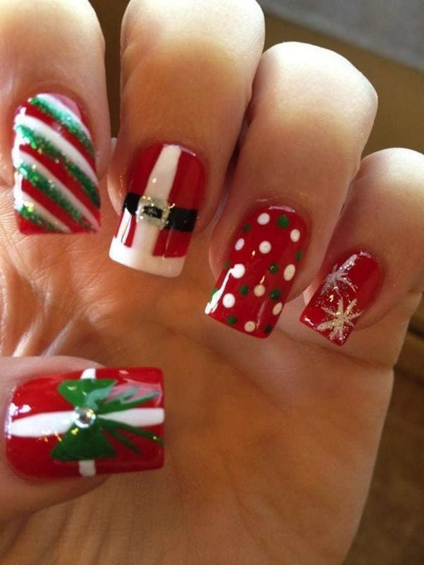 75+ Festive Christmas Red Nail Art Ideas img 13