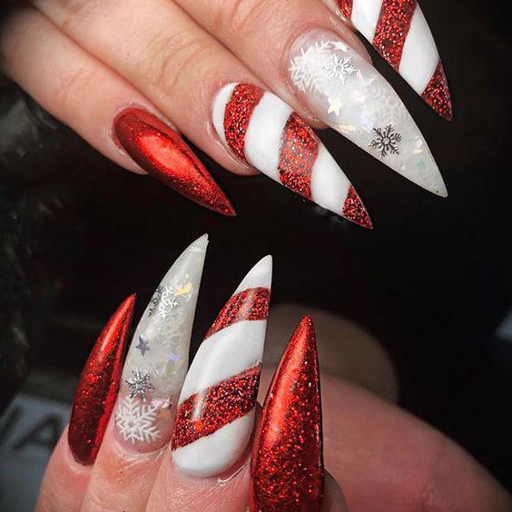 75+ Festive Christmas Red Nail Art Ideas img 36