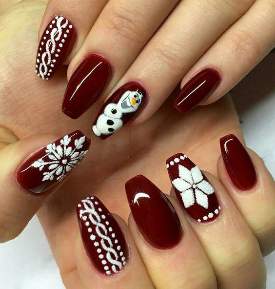 75+ Festive Christmas Red Nail Art Ideas img 39