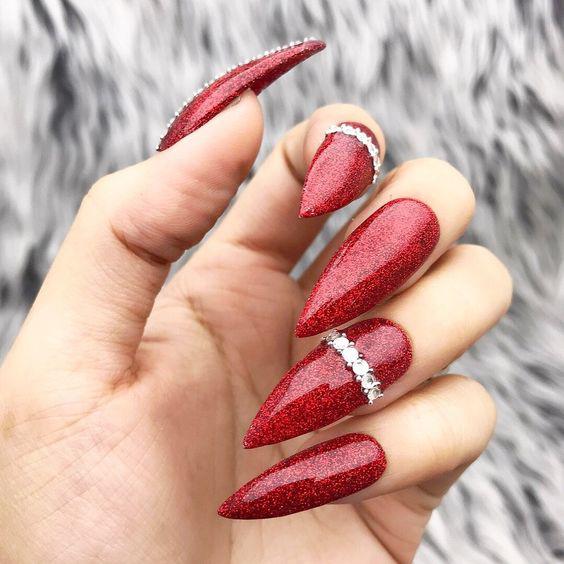 75+ Festive Christmas Red Nail Art Ideas img 40