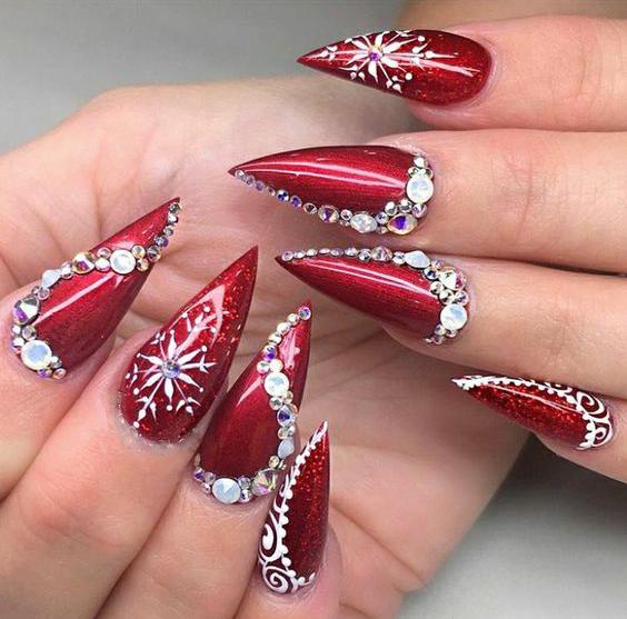 75+ Festive Christmas Red Nail Art Ideas img 42