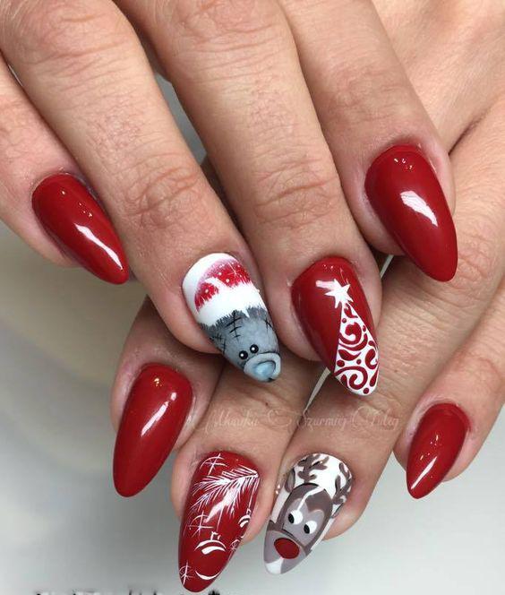 75+ Festive Christmas Red Nail Art Ideas img 45