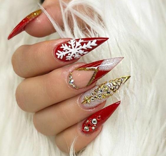 75+ Festive Christmas Red Nail Art Ideas img 47