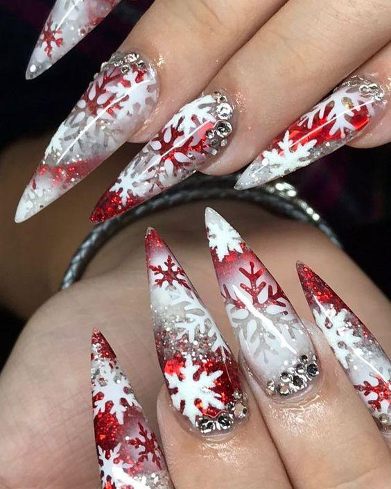 75+ Festive Christmas Red Nail Art Ideas img 49