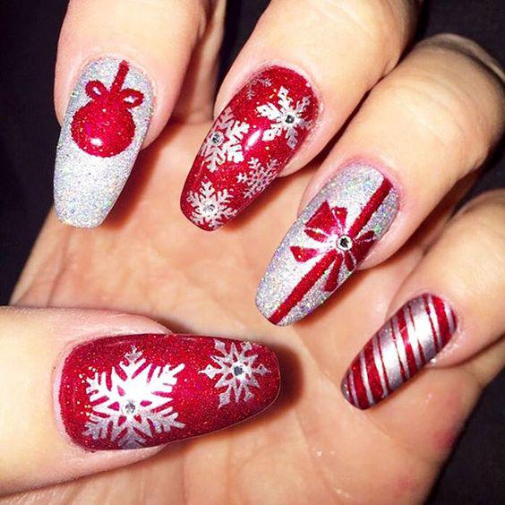 75+ Festive Christmas Red Nail Art Ideas img 52