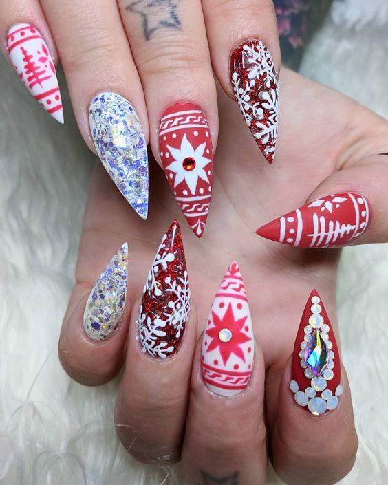 75+ Festive Christmas Red Nail Art Ideas img 57