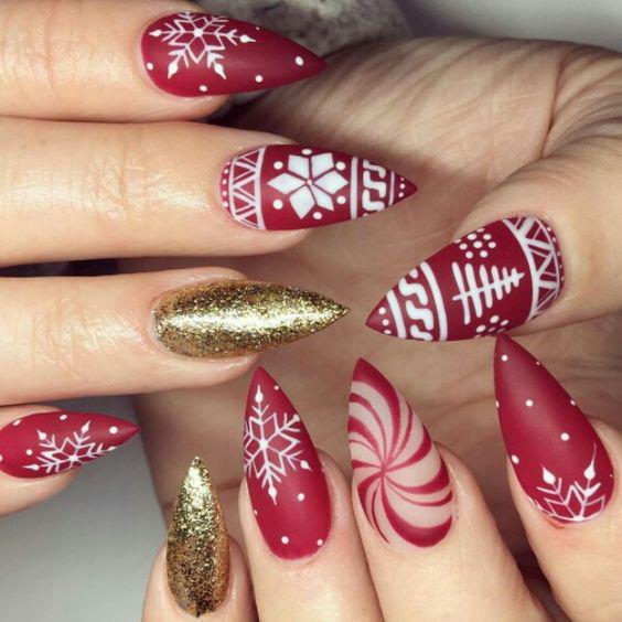 75+ Festive Christmas Red Nail Art Ideas img 59