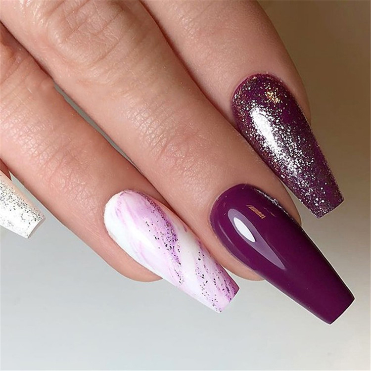 55+ Chosen Purple Glitter Nail Art Designs img 38