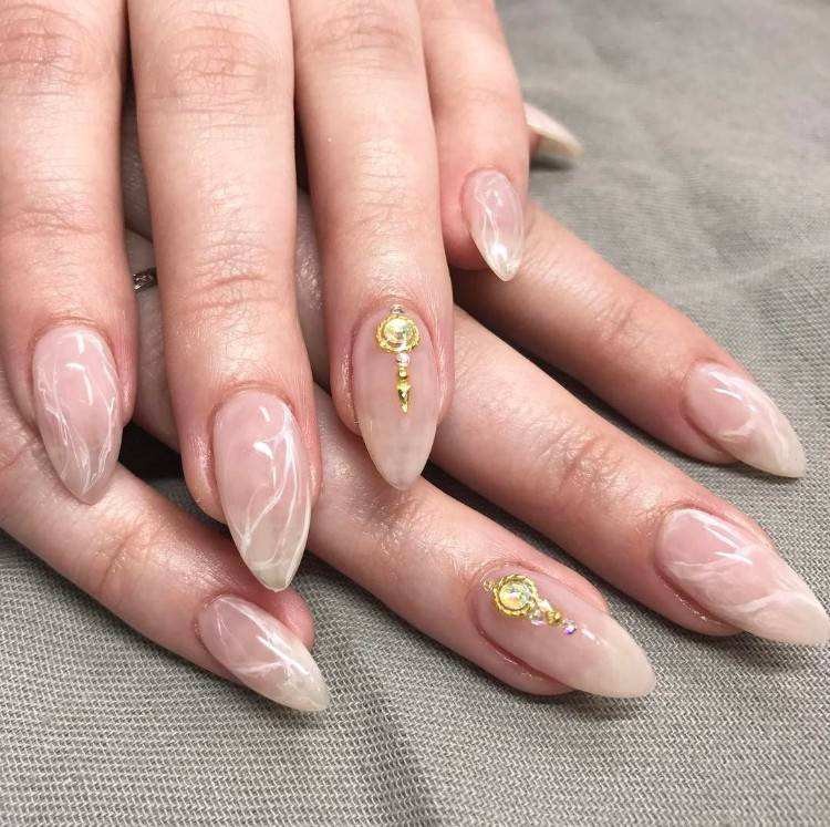 nail designs for short nails 2019