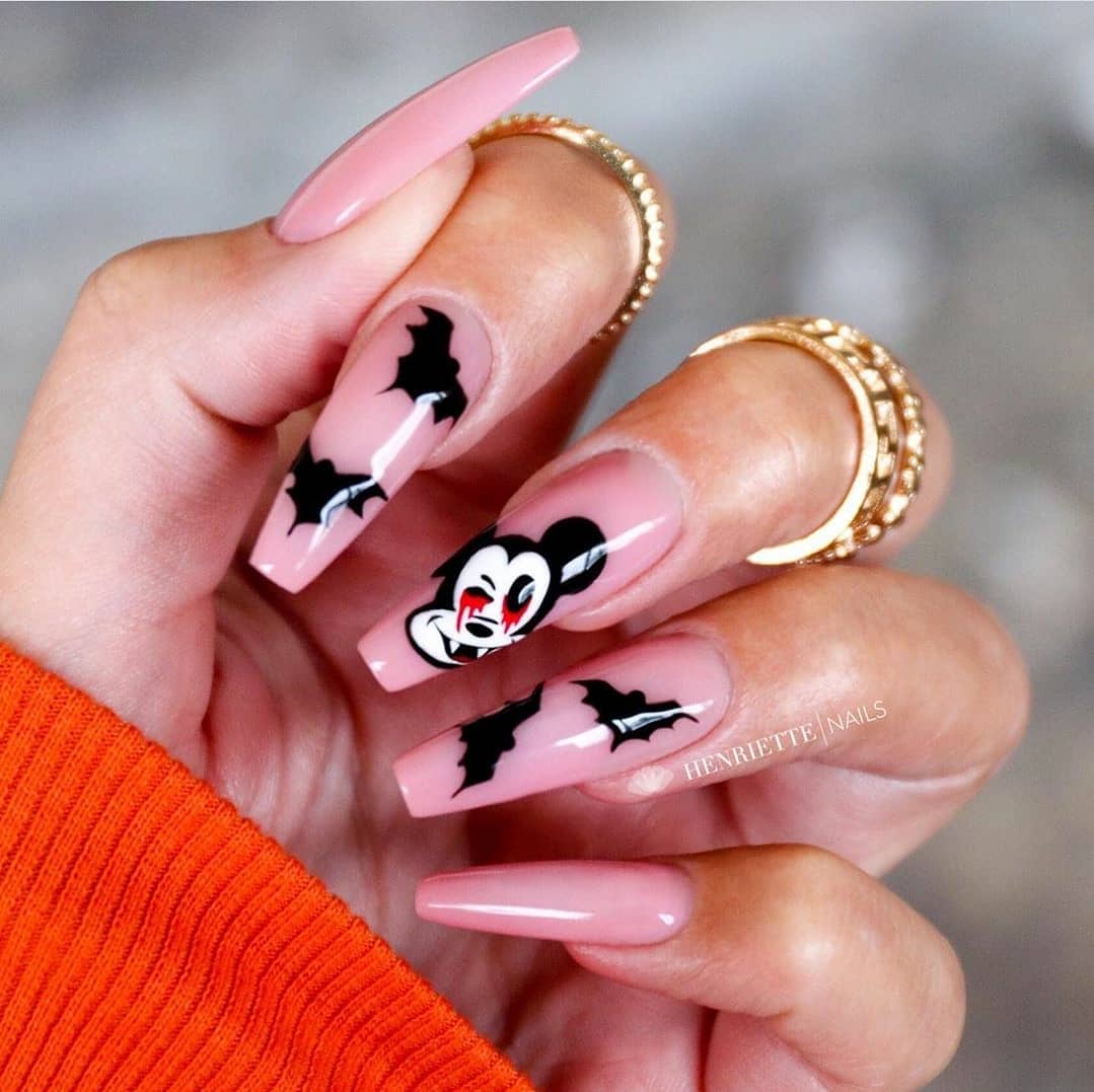 100+ Halloween Manicures You Need to See (and Try) images 8