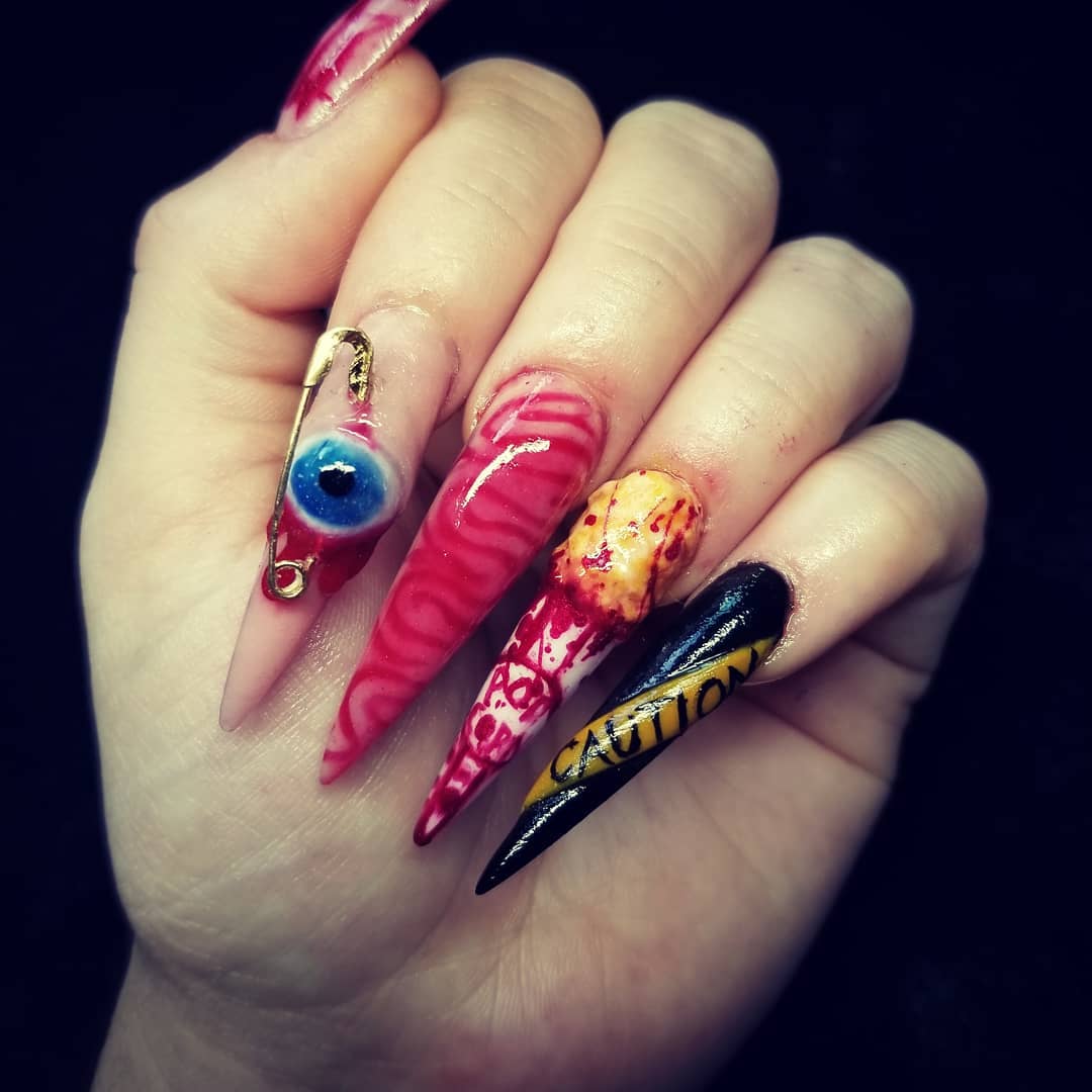 100+ Halloween Manicures You Need to See (and Try) images 13