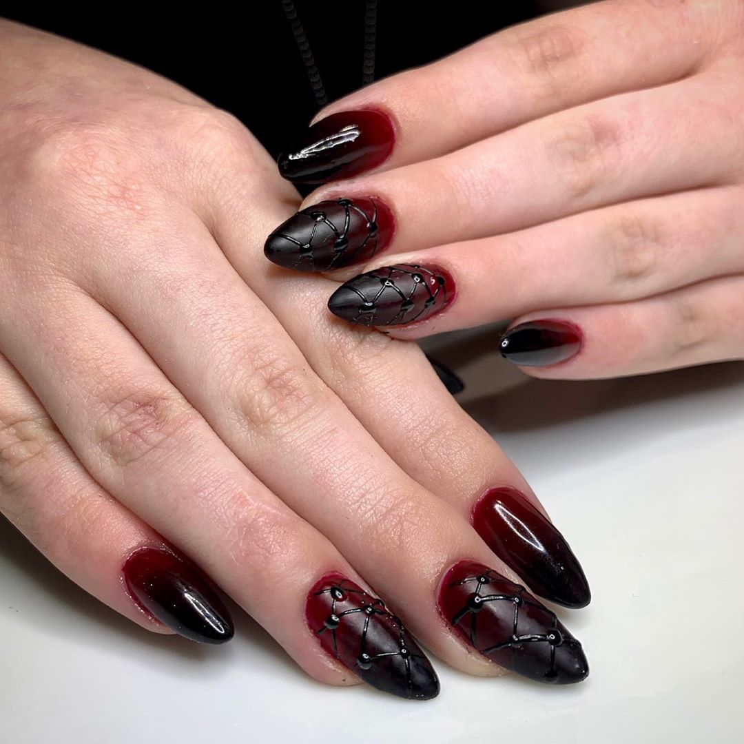 100+ Halloween Manicures You Need to See (and Try) images 18