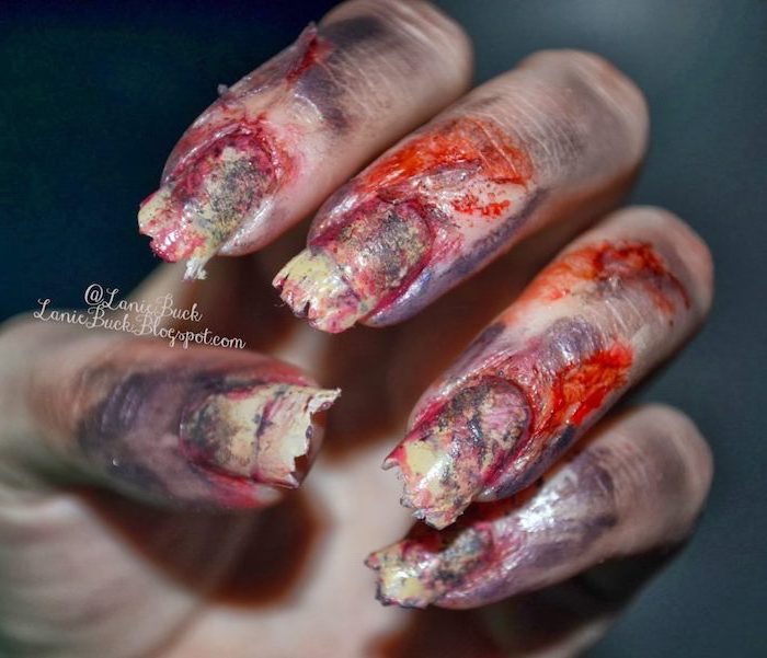 100+ Halloween Manicures You Need to See (and Try) images 19