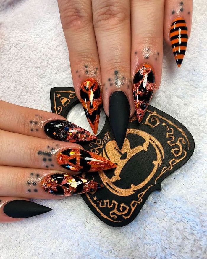 100+ Halloween Manicures You Need to See (and Try) images 25