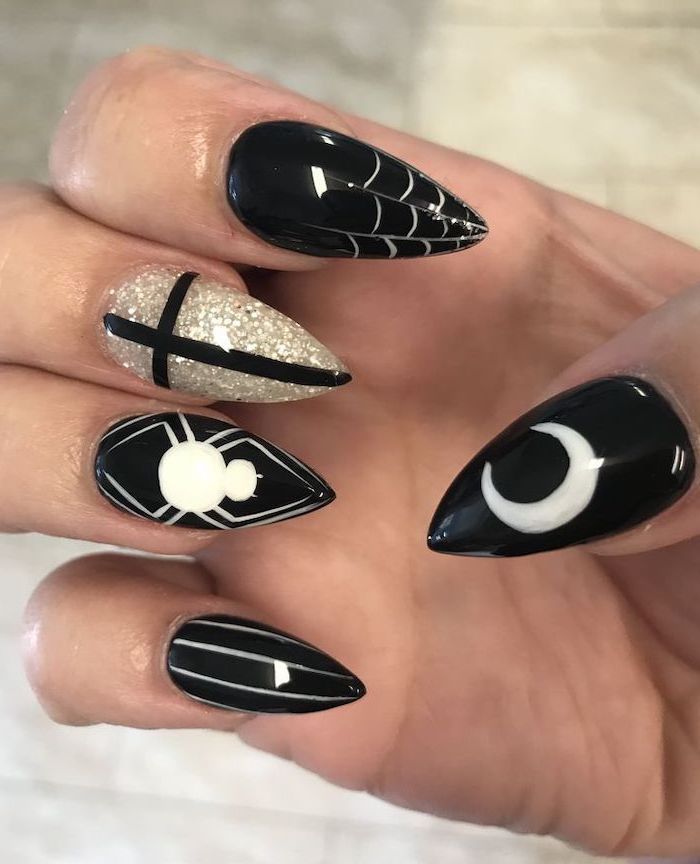 100+ Halloween Manicures You Need to See (and Try) images 29