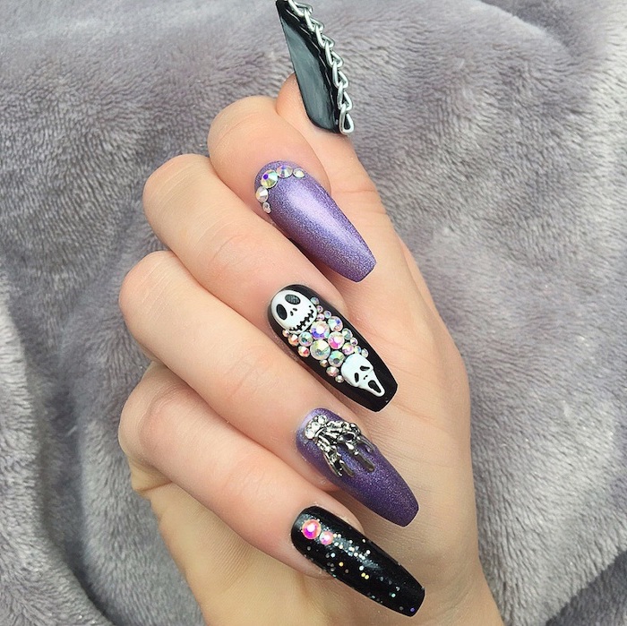 100+ Halloween Manicures You Need to See (and Try) images 31