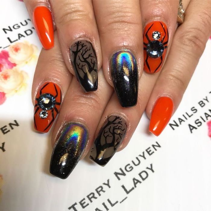 100+ Halloween Manicures You Need to See (and Try) images 32