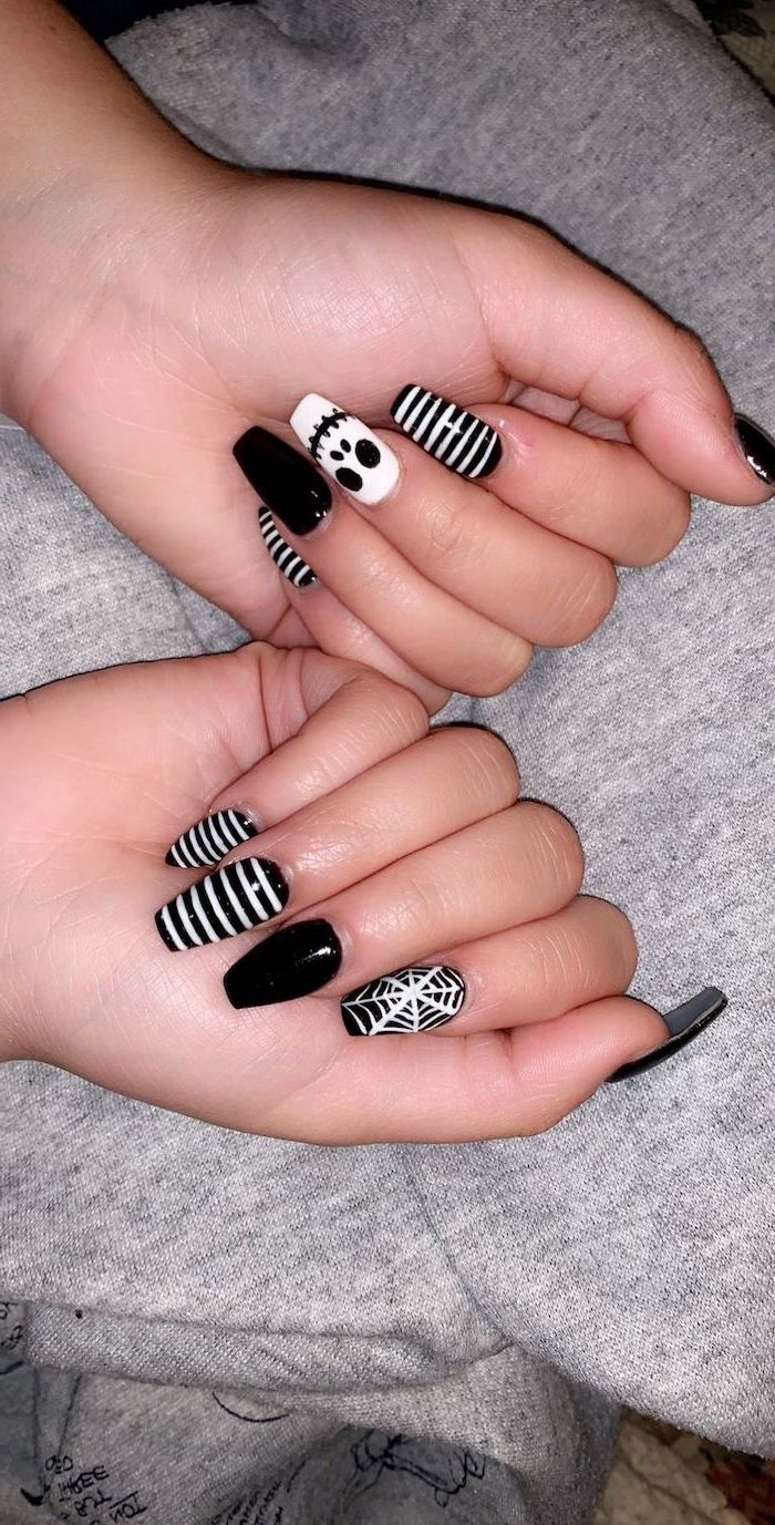 100+ Halloween Manicures You Need to See (and Try) images 35