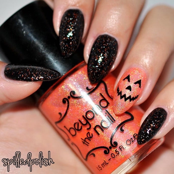 100+ Halloween Manicures You Need to See (and Try) images 59