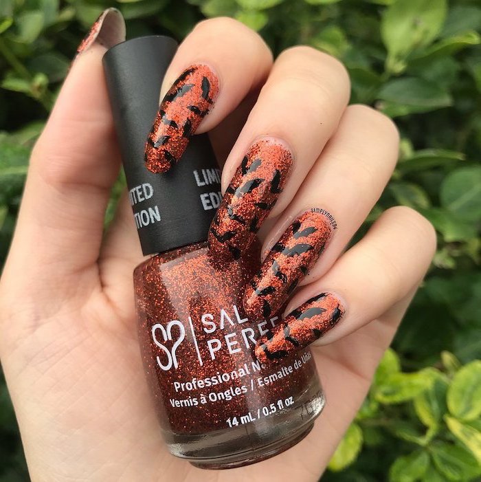 100+ Halloween Manicures You Need to See (and Try) images 60