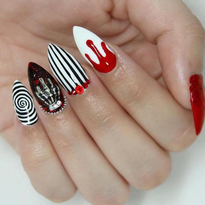 100+ Halloween Manicures You Need to See (and Try) images 63