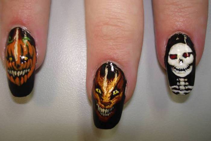 100+ Halloween Manicures You Need to See (and Try) images 70