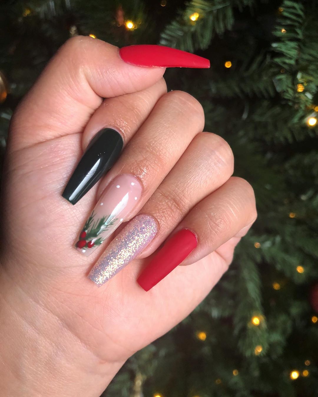 20+ Festive Christmas Nail Art Designs Ideas images 1