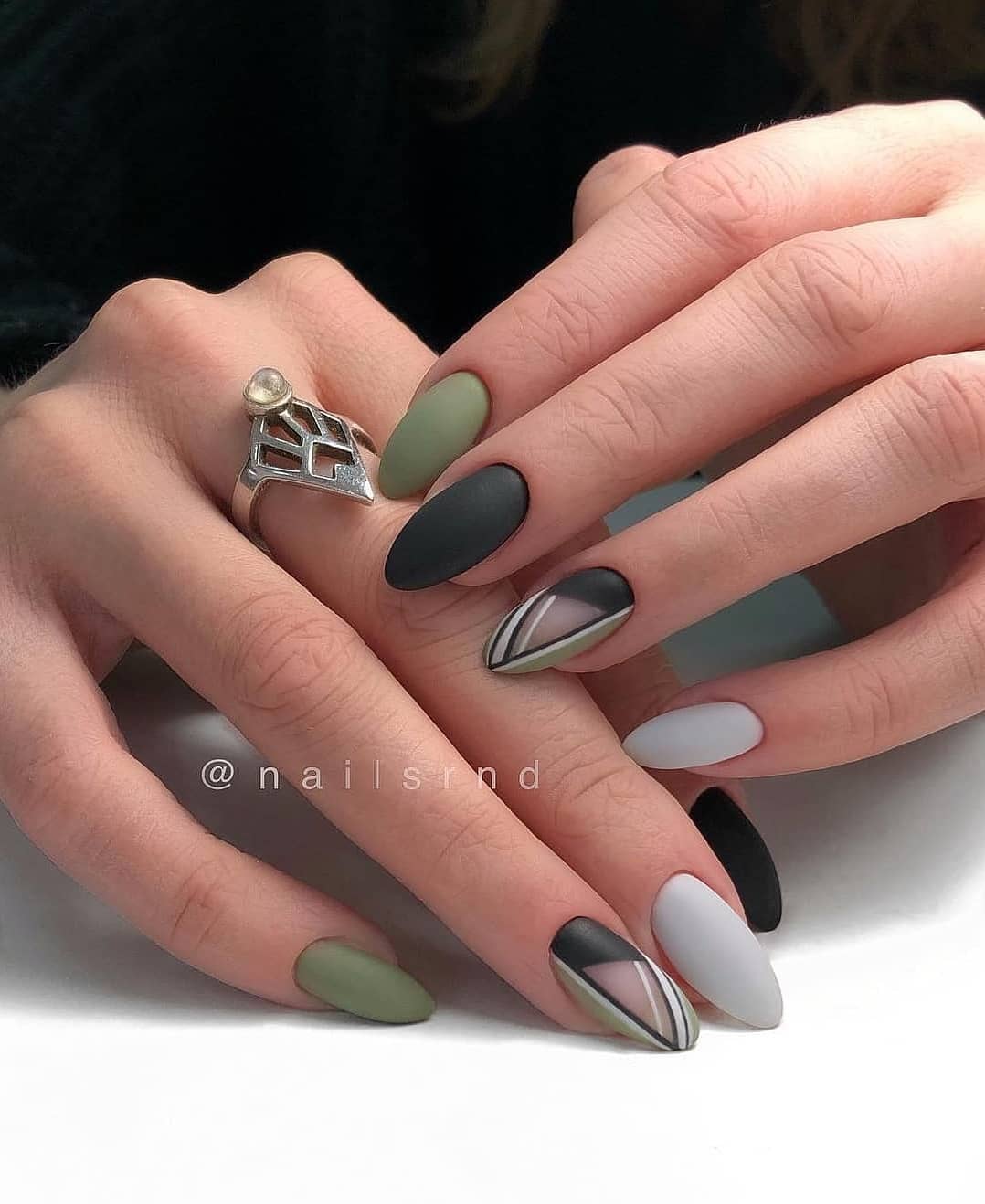 The Fall 2024 Nail Trends To Inspire Your Next Manicure images 32