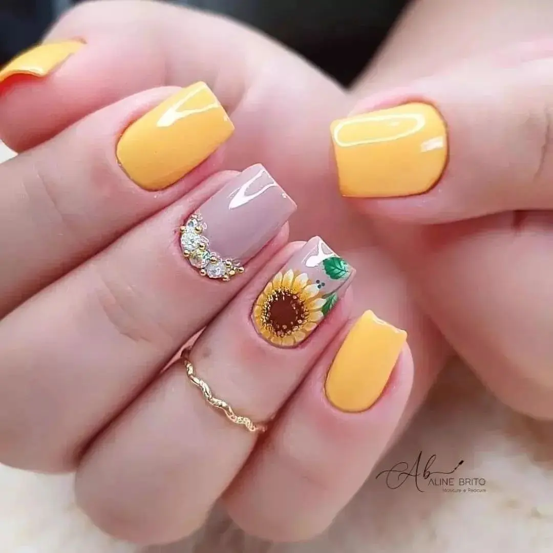 100+ Fall Nail Designs To Try This Autumn (Fall 2024) images 95