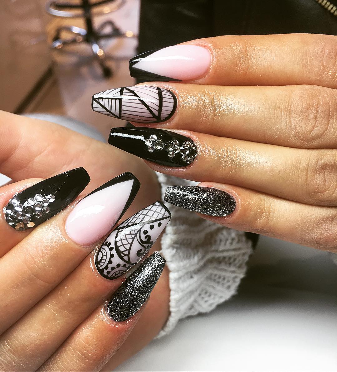 100+ Trendy And Cute Fall Nail Designs To Inspire You This Autumn In 2023 images 88