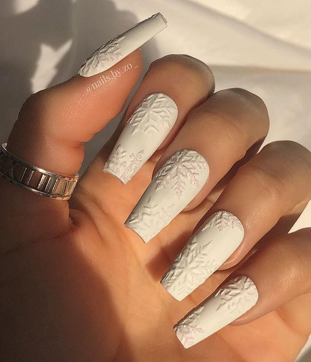 100+ Best Winter Nail Ideas And Designs To Try images 68