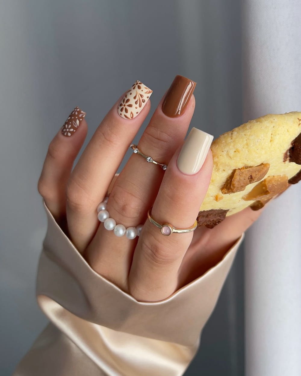 50+ Best Autumn Nail Ideas That'Ll Bring The Cozy Vibes images 3