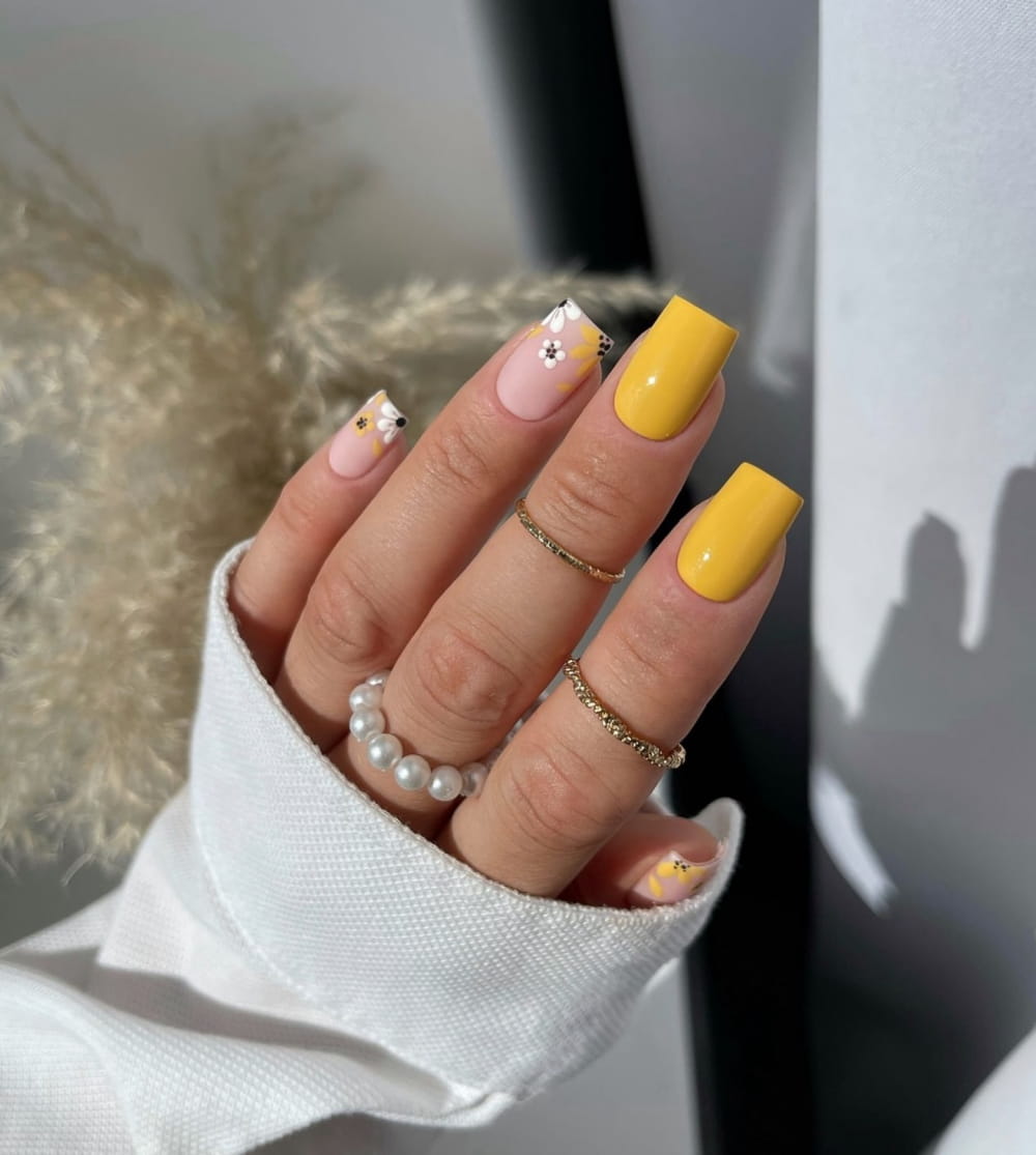 50+ Best Autumn Nail Ideas That'Ll Bring The Cozy Vibes images 38