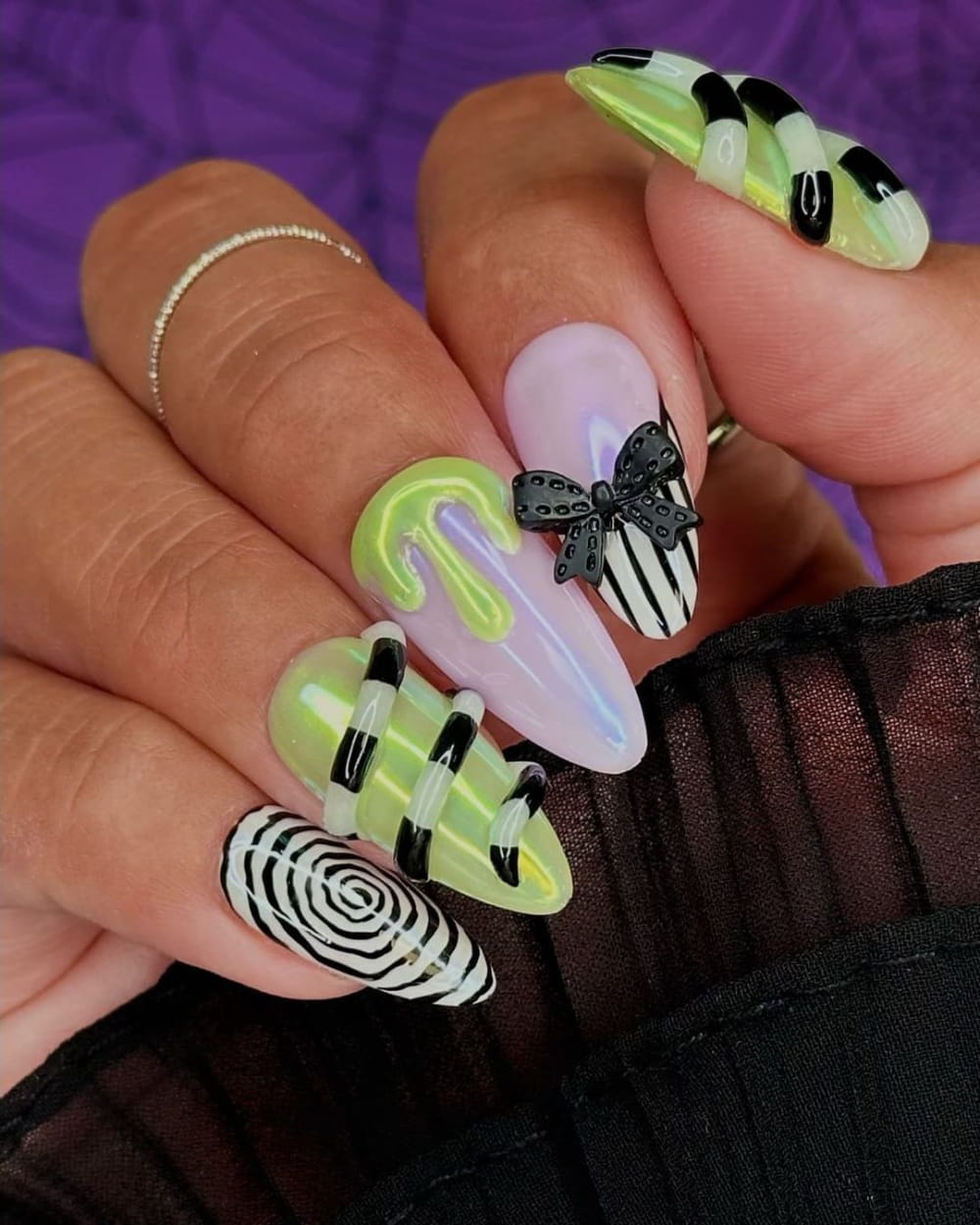 Trendy Halloween Nail Designs For 2024 images 8