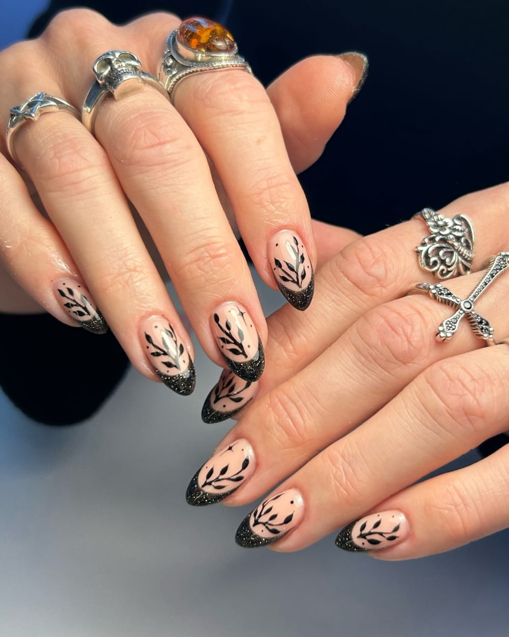 Trendy Halloween Nail Designs For 2024 images 13