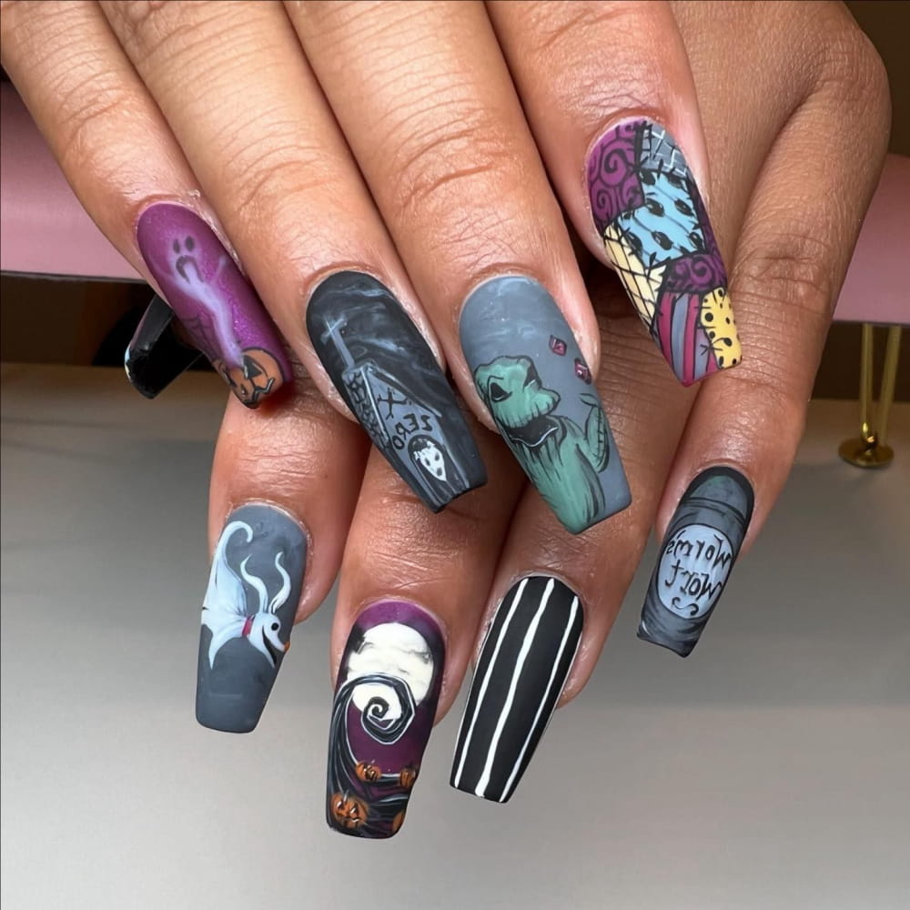 Trendy Halloween Nail Designs For 2024 images 19