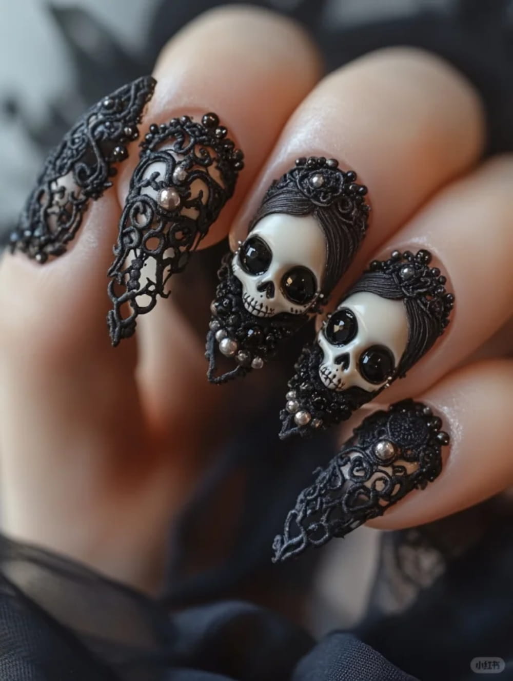 Fun And Frightening Halloween Nail Art Design images 8